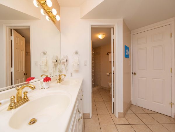 Two Bedroom Oceanfront Condo in Maui Sleeps Six Guests
