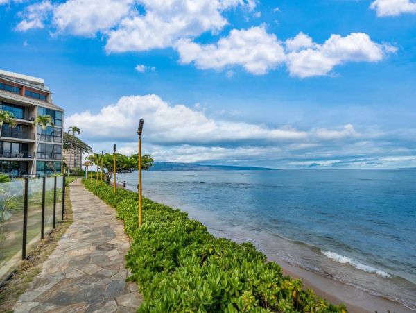 Maui Vacation Rentals - Kaanapali Beachfront 2BR Condo