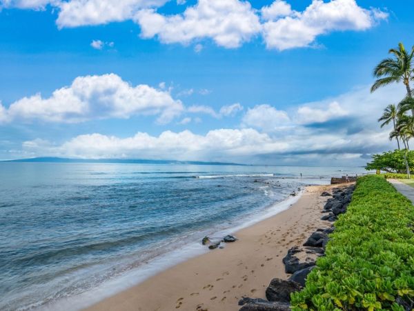 Maui Vacation Rentals - Kaanapali Beachfront 2BR Condo