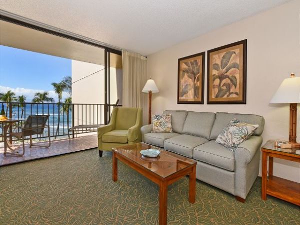 Maui Vacation Rentals - Kaanapali Beachfront 2BR Condo