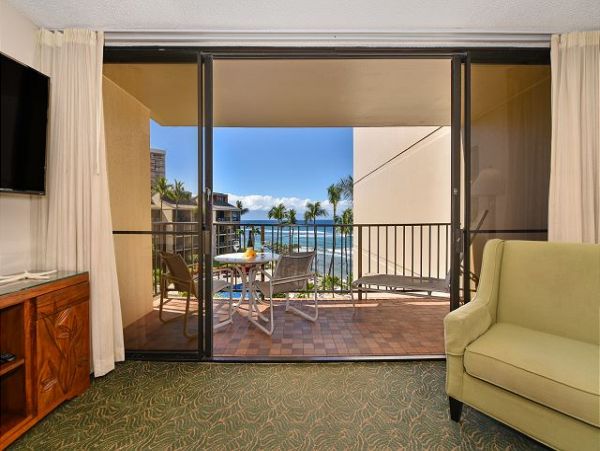 Maui Vacation Rentals - Kaanapali Beachfront 2BR Condo
