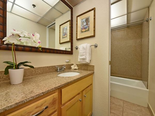 Maui Vacation Rentals - Kaanapali Beachfront 2BR Condo
