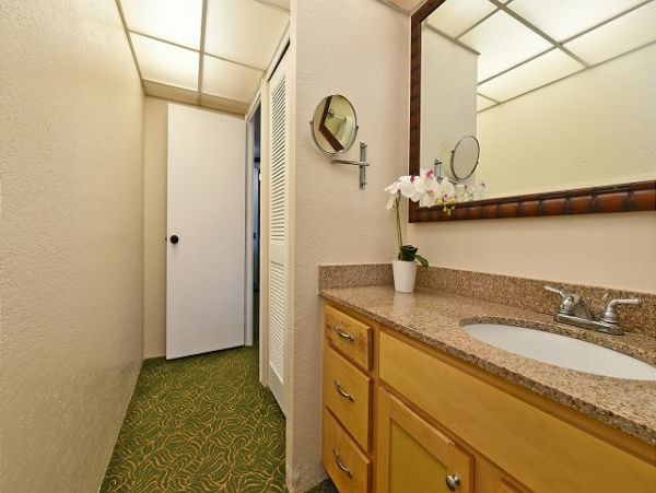 Maui Vacation Rentals - Kaanapali Beachfront 2BR Condo
