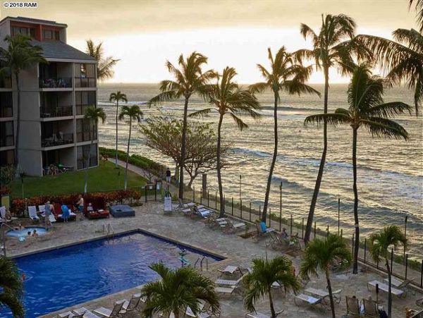 Maui Vacation Rentals - Kaanapali Beachfront 2BR Condo