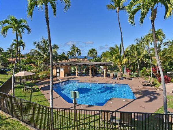 Wailea Vacation Condo Communal Pool Beach Side Sleeps 2
