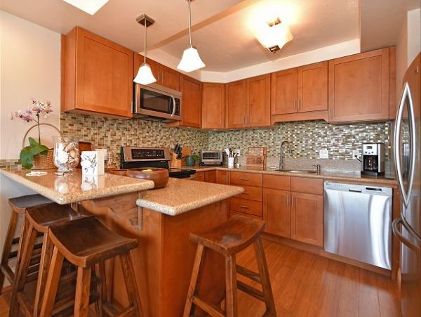 Lahaina One Bedroom Vacation Condo Sleeps 4 Walk To Beach