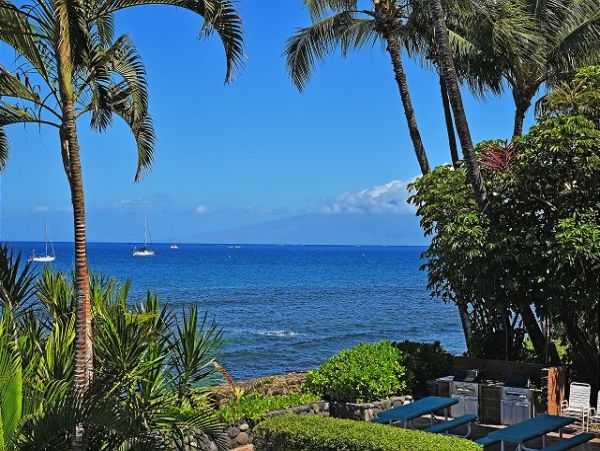 Lahaina One Bedroom Vacation Condo Sleeps 4 Walk To Beach