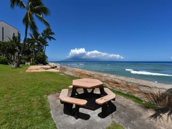 Vacation Rental Beach Condo With Pool In Kahana Ocean Views