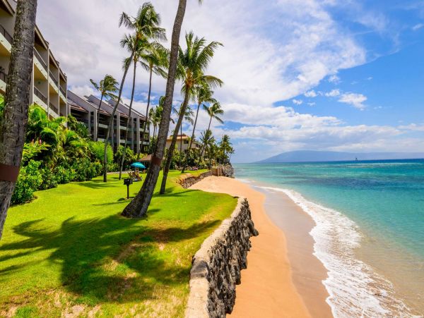 Beachfront Vacation Rental 2 Bedrooms & Ocean Views