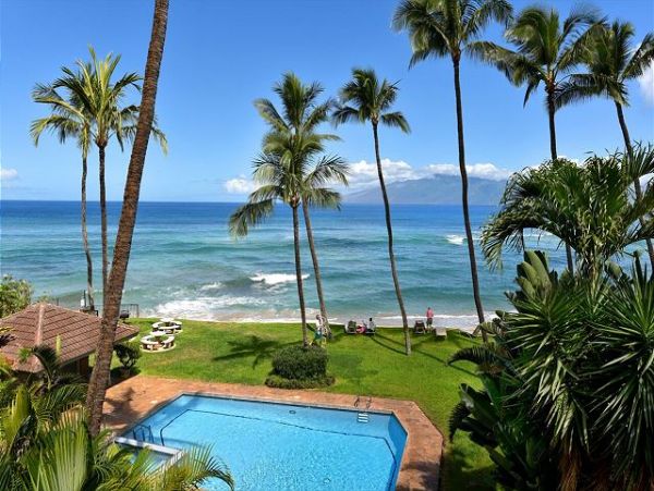 Beachfront Vacation Rental 2 Bedrooms & Ocean Views