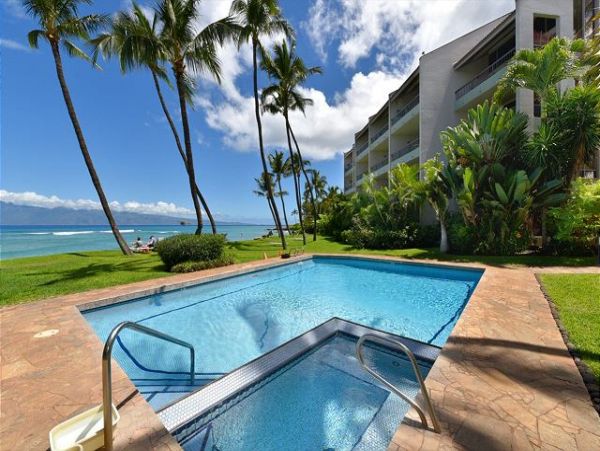 Beachfront Vacation Rental 2 Bedrooms & Ocean Views