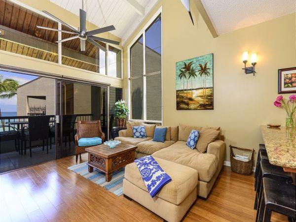 Beachfront Vacation Rental 2 Bedrooms & Ocean Views