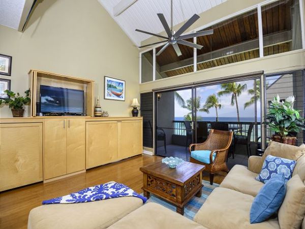 Beachfront Vacation Rental 2 Bedrooms & Ocean Views