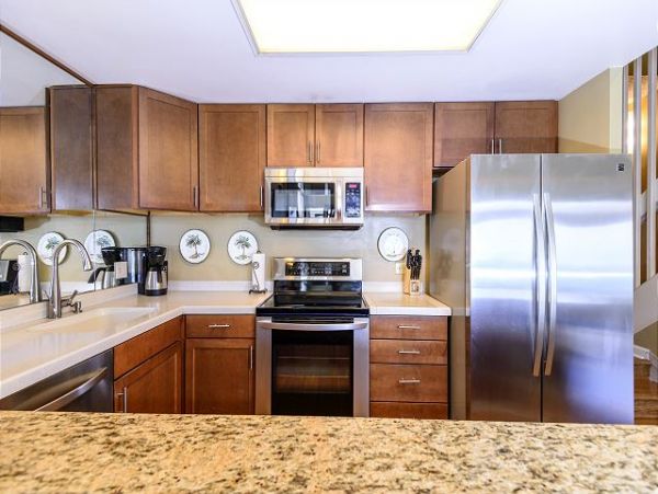 Beachfront Vacation Rental 2 Bedrooms & Ocean Views