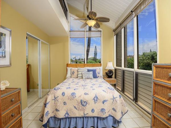 Beachfront Vacation Rental 2 Bedrooms & Ocean Views
