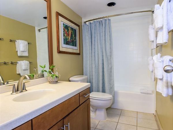 Beachfront Vacation Rental 2 Bedrooms & Ocean Views