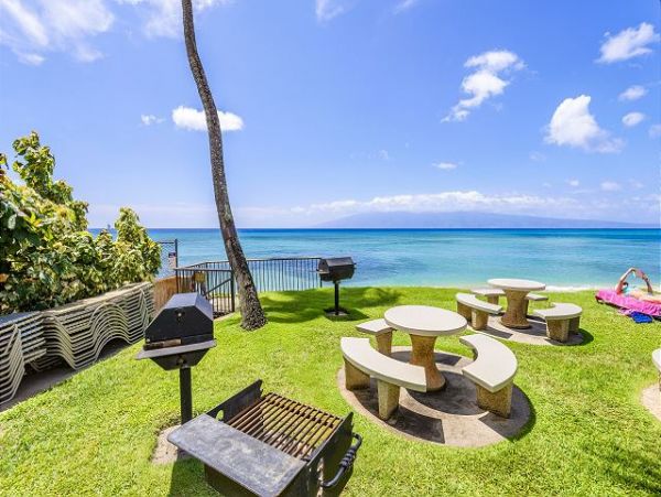 Beachfront Vacation Rental 2 Bedrooms & Ocean Views