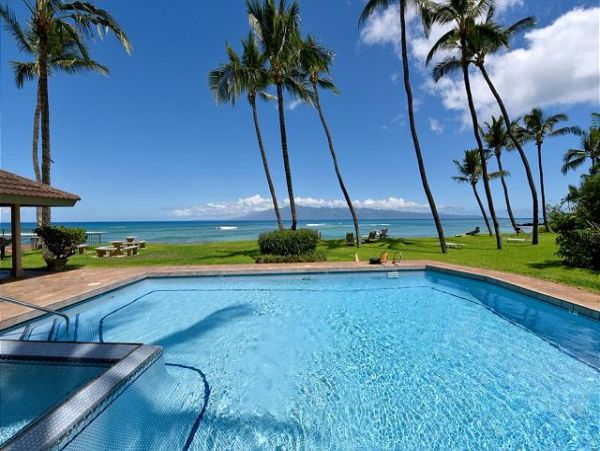 Beachfront Vacation Rental 2 Bedrooms & Ocean Views
