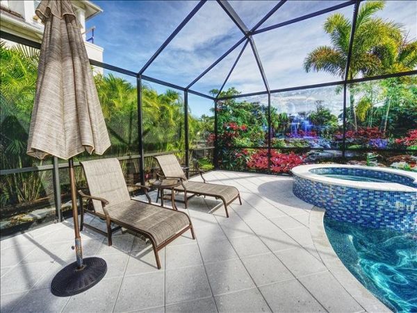 Just Steps to Beach Longboat Key Vacation Caged Pool Home