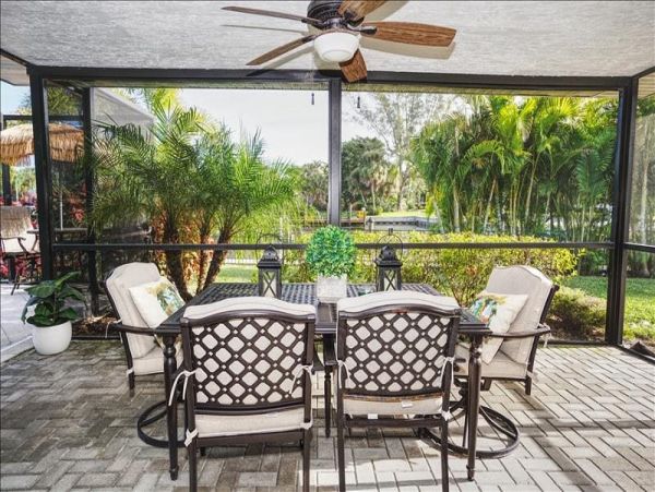 Just Steps to Beach Longboat Key Vacation Caged Pool Home