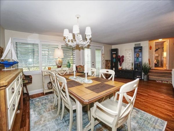 Just Steps to Beach Longboat Key Vacation Caged Pool Home