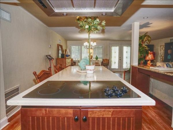 Just Steps to Beach Longboat Key Vacation Caged Pool Home