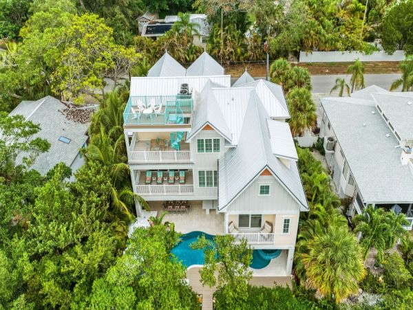 Short Walk to Beach Anna Maria Island Vacation Pool Home
