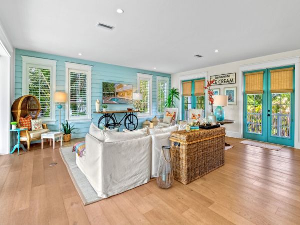 Short Walk to Beach Anna Maria Island Vacation Pool Home