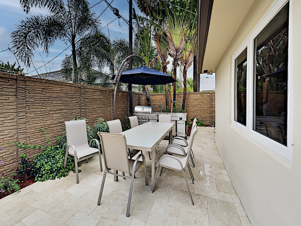 Stunning Pool Vacation Home Fort lauderdale