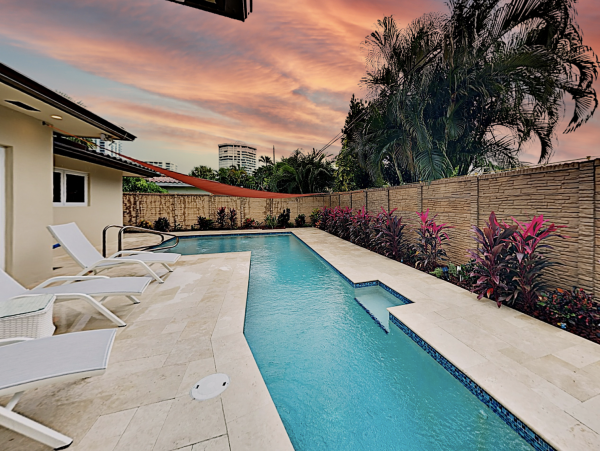 Stunning Pool Vacation Home Fort lauderdale
