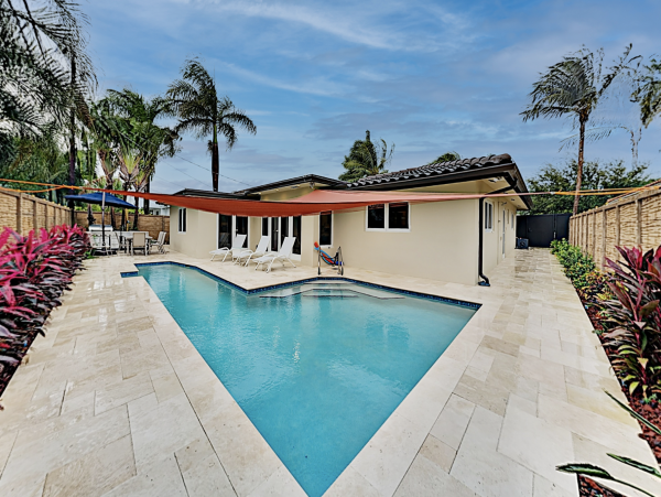 Stunning Pool Vacation Home Fort lauderdale