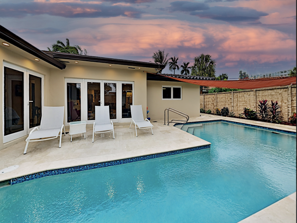 Stunning Pool Vacation Home Fort lauderdale