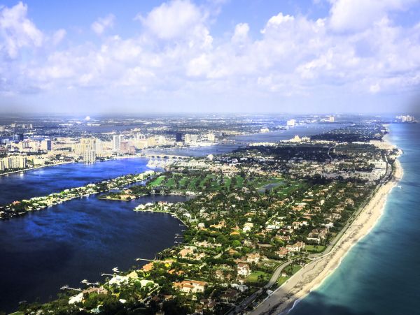 Modern Palm Beach Three Bedroom Home Near the Beach