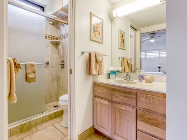 Kihei Oceanfront One Bedroom Condo. Wheelchair Accessible!