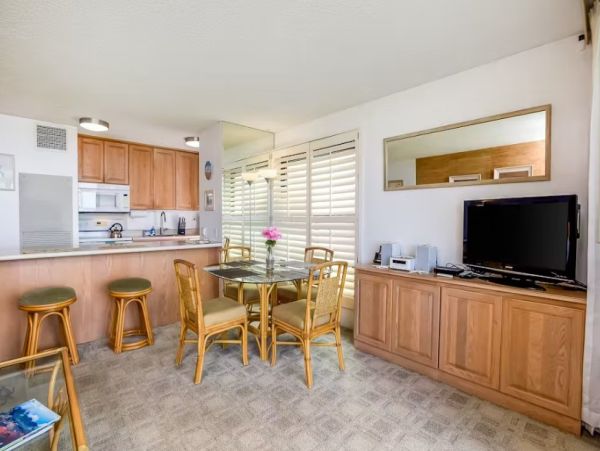 Kihei Oceanfront One Bedroom Condo. Wheelchair Accessible!