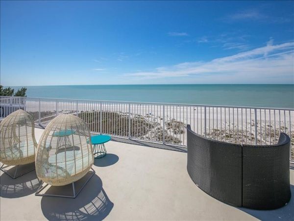Stunning Treasure Island Beachfront Condo