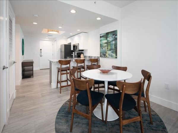 Stunning Treasure Island Beachfront Condo