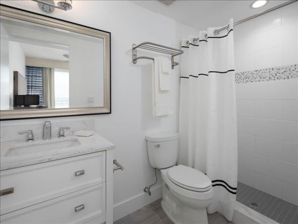Stunning Treasure Island Beachfront Condo