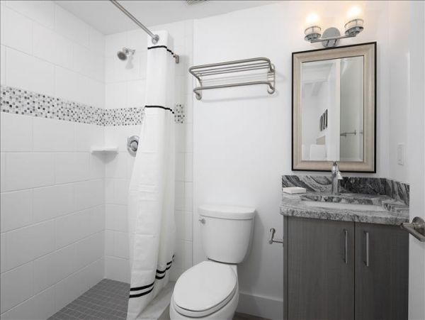 Stunning Treasure Island Beachfront Condo