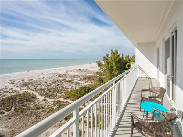 Stunning Treasure Island Beachfront Condo