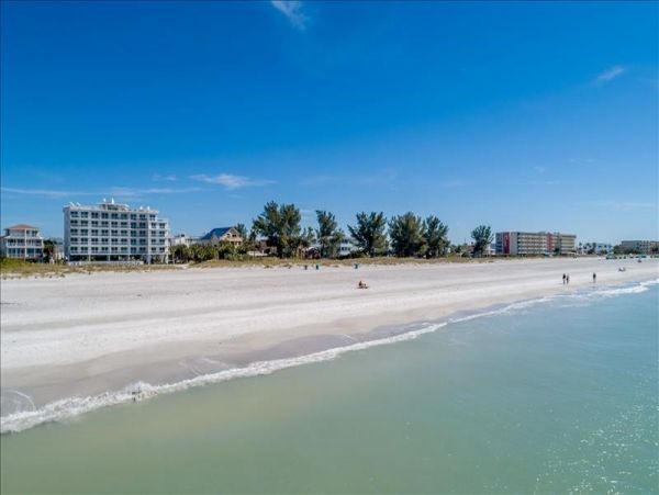 Stunning Treasure Island Beachfront Condo