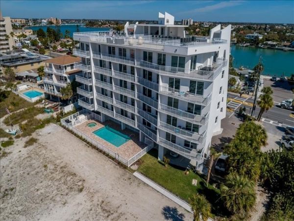 Stunning Treasure Island Beachfront Condo