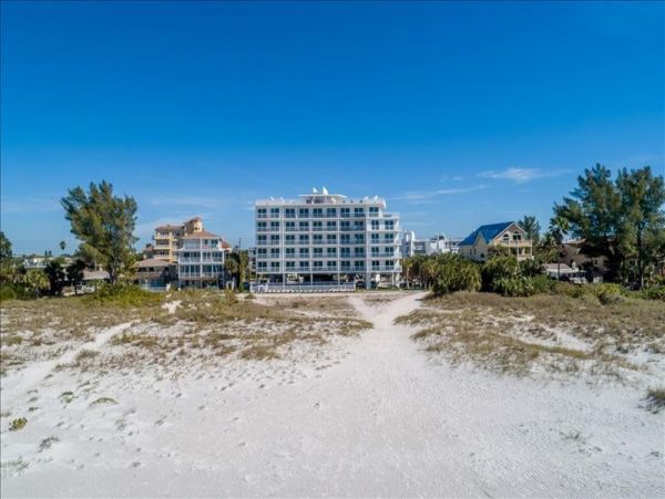 Stunning Treasure Island Beachfront Condo