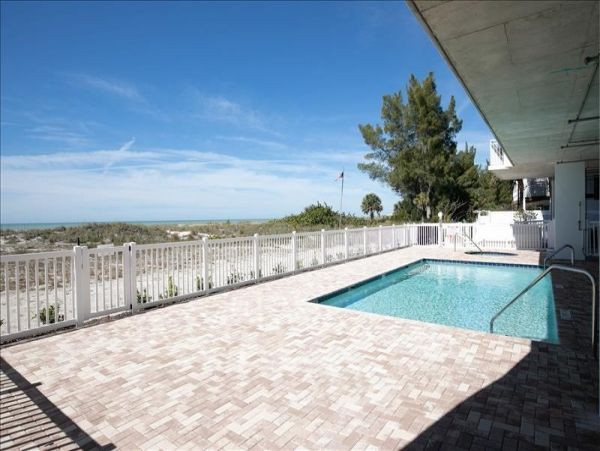 Stunning Treasure Island Beachfront Condo