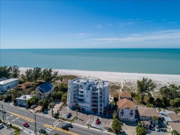 Stunning Treasure Island Beachfront Condo