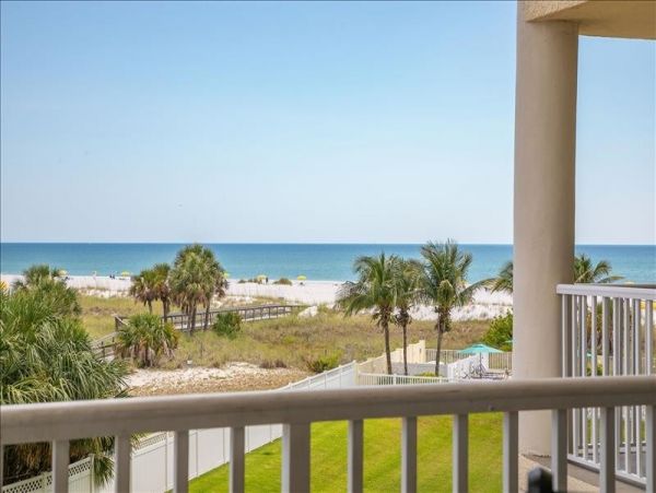 Beachside Vacation Condo Pool NEW ARRIVAL
