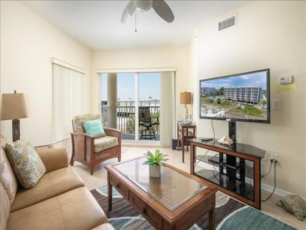 Beachside Vacation Condo Pool NEW ARRIVAL