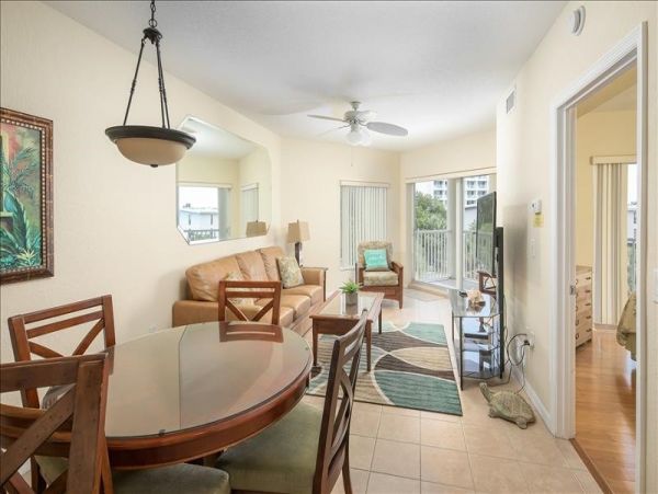 Beachside Vacation Condo Pool NEW ARRIVAL