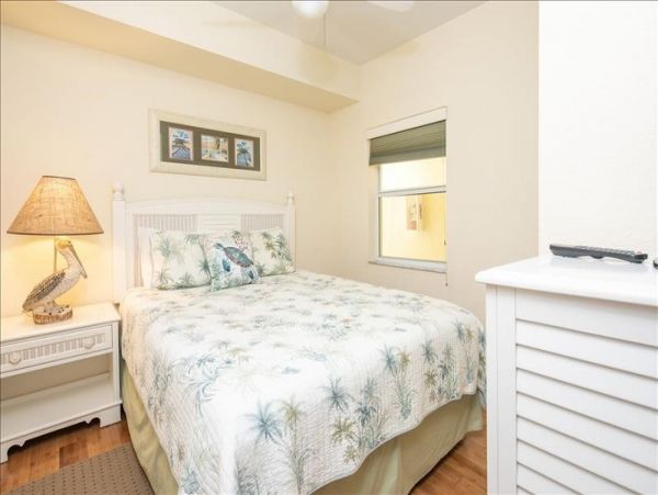 Beachside Vacation Condo Pool NEW ARRIVAL