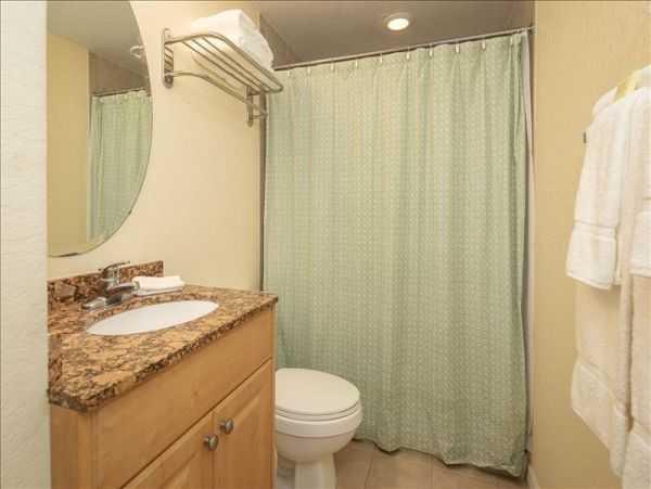 Beachside Vacation Condo Pool NEW ARRIVAL